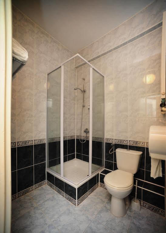 Hotel Gwda Пила Екстериор снимка